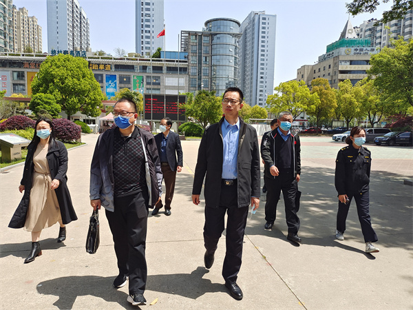 迎接食品安全督查，守护师生舌尖安全