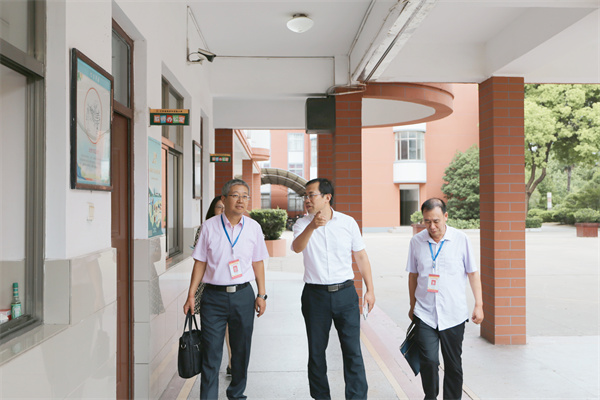 责任督学进校园  生命健康共护航