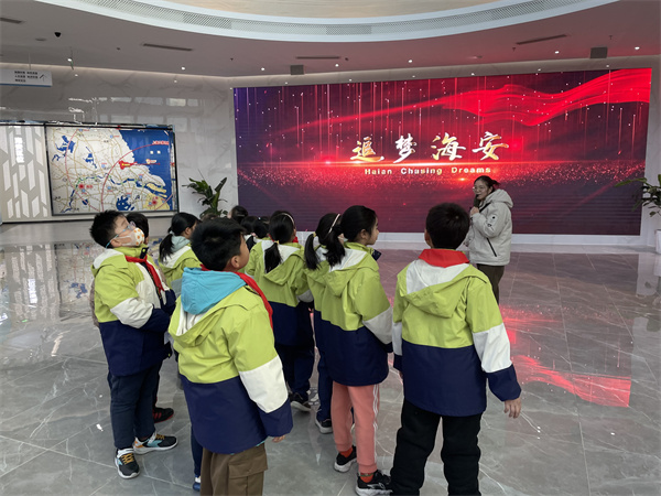 ​寻访家乡发展足迹，争做新时代好少年