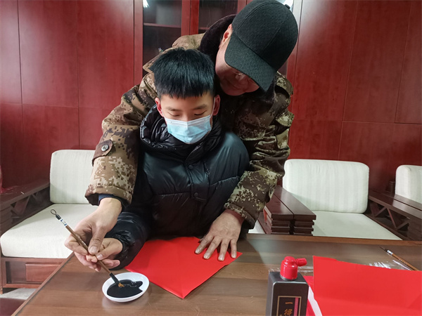 民俗风情贺春节  多彩实践度寒假