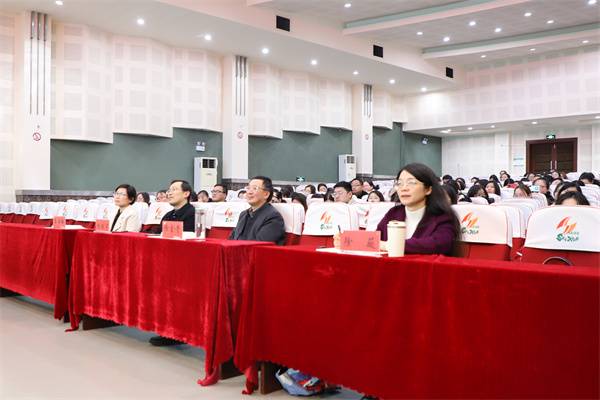 绚烂春日风光好  深耕教研共芬芳