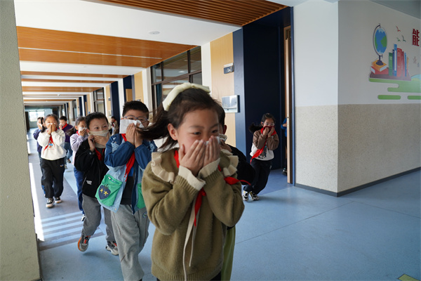 ​消防进校园  共筑“防火墙”