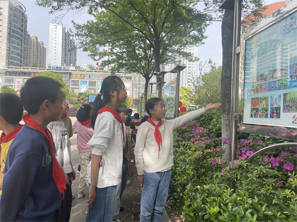 防暴演练进校园 警校联动保平安