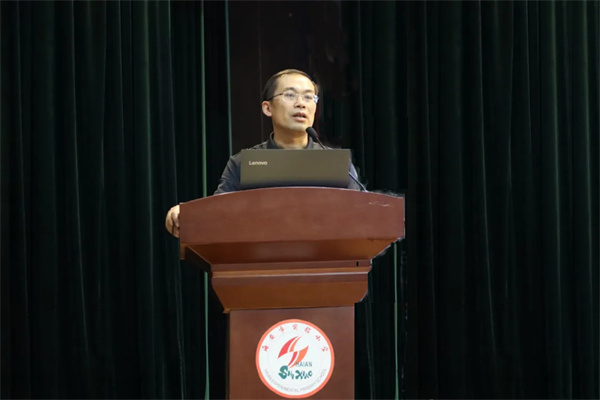 严守底线正师风  恪守初心铸师魂