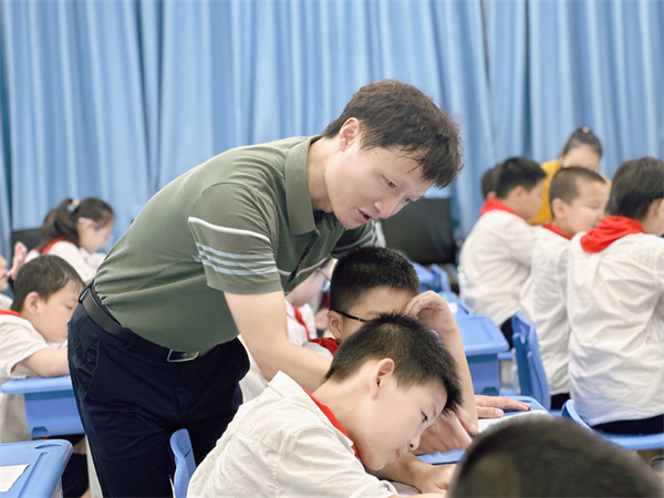 群雁领飞展风采 骨干领航促成长