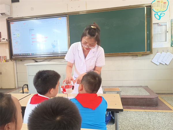 健康明眸  照亮未来