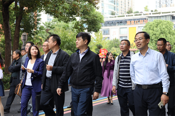 第十五、十六期全国小学优秀校长高级研究班研修成果展示暨跨学科教学研讨活动在海安实小举行