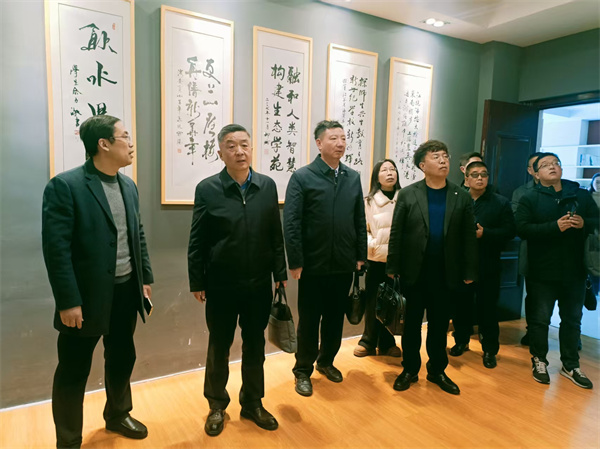 教育交流聚合力，共探发展新路径