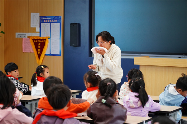 消防演练筑防线   安全"童"行护成长