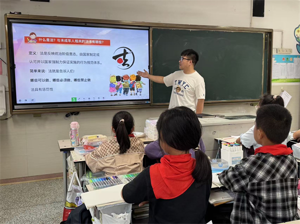 剪纸传法 童心筑梦