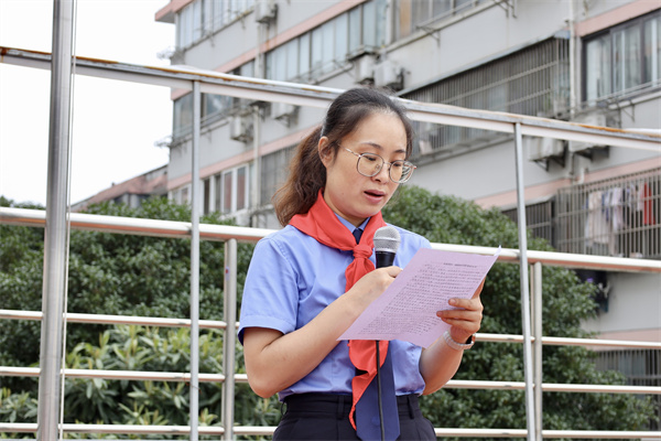 法治润校园 文明共成长