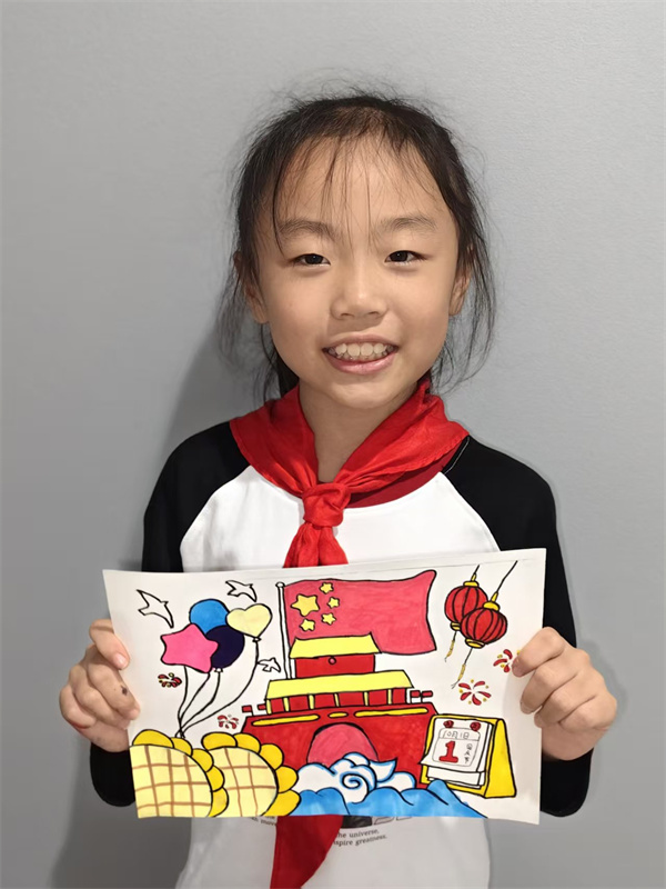 光荣的升旗手：二（1）中队徐漫